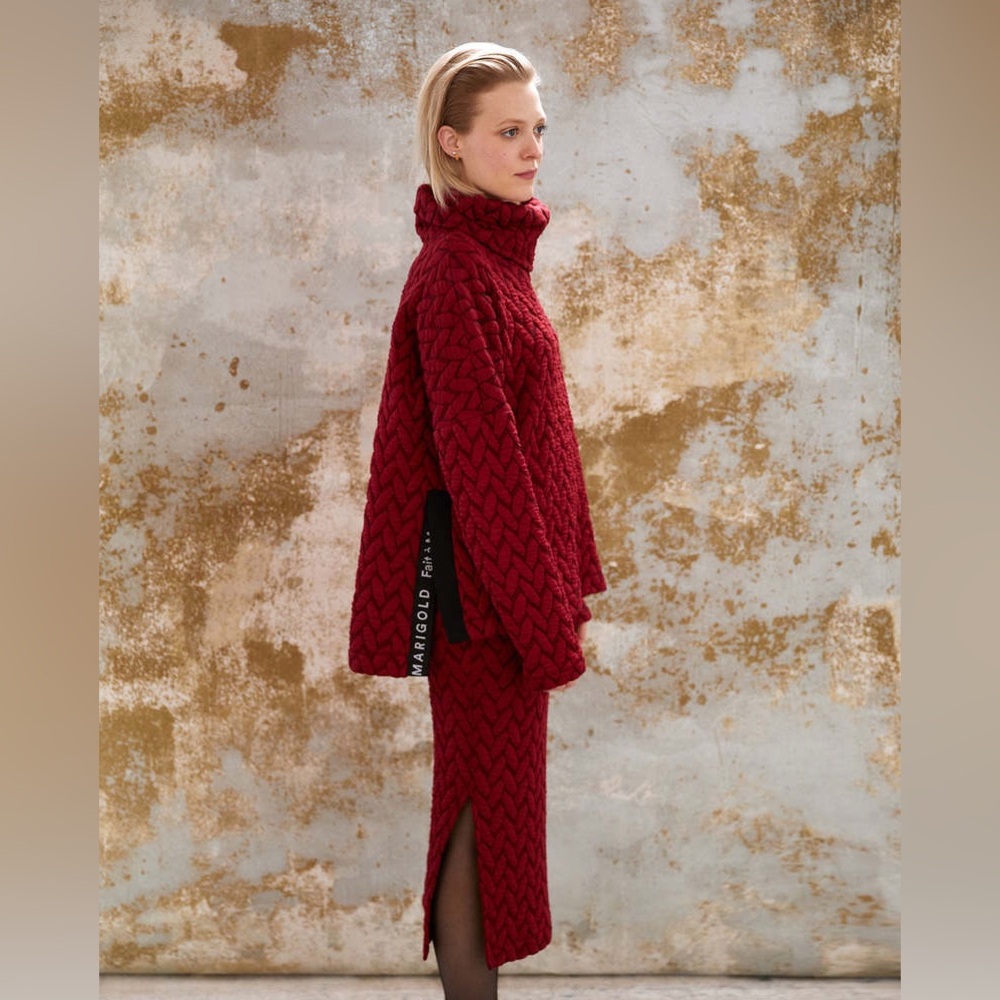 MARIGOLD Felix Pullover Red Knit Turtleneck Sweater Size Small